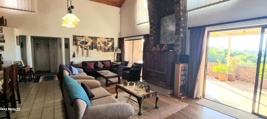 4 Bedroom Property for Sale in Wavecrest Eastern Cape